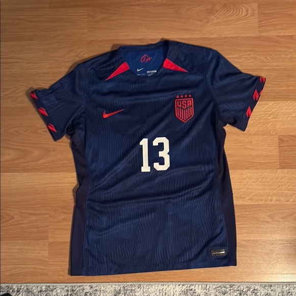 USA Nike Alex Morgan #13 jersey (SLIM FIT) - Picture 1 of 4